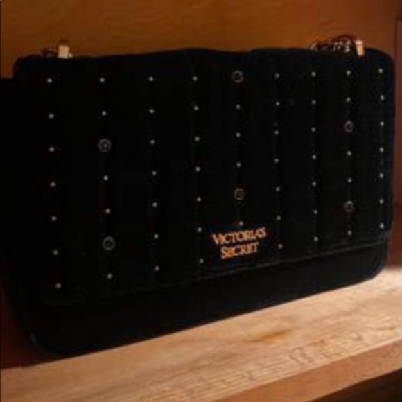 Black Velvet Vs Crossbody - Picture 3 of 3